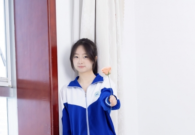 【物恋传媒】2764期：萌萌-帆布鞋、白棉袜、裸足、校服