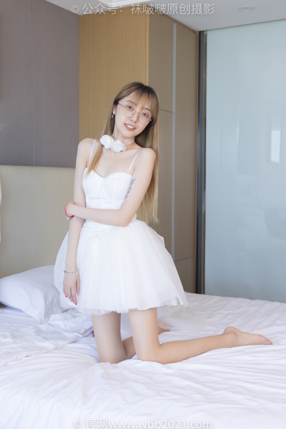 [袜啵啵] 277期：稚予-高跟鞋、肉丝（脚尖微加固款）、裸足、婚纱小礼裙