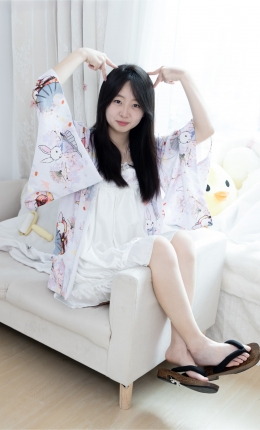 【物恋传媒】2715期：萌萌-木屐、薄黑丝（脚尖加固款）、纯白棉袜（短款）