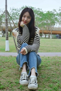 【织梦映像】少女牛仔裤草地白袜 80P/1V/2.47GB