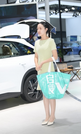 2306-1493=29√丝袜女孩