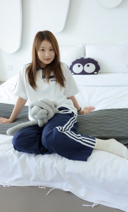 【绮梦摄影】025期：涵涵  [179P+15分钟]