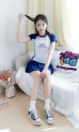 【物恋传媒】2596期：青提-帆布鞋、白棉袜、薄肉丝（脚尖加固款）