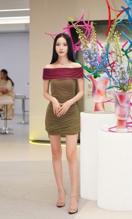 2306-516=141√性感苗条美女