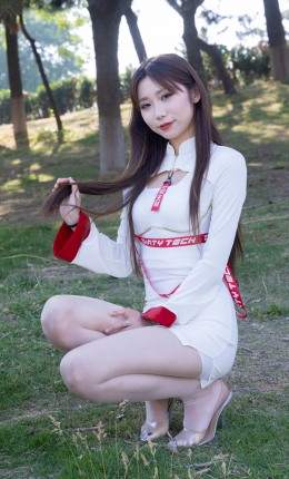 【物恋传媒】2471期：泡泡-高跟鞋、油亮薄白丝（脚尖透明款）