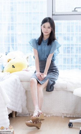 【物恋传媒】2782期：沉香-三双高跟凉鞋、薄肉丝（脚尖透明款）、裸足