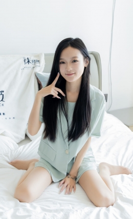 【袜啵啵】526期：焦糖-高跟鞋、薄肉丝（脚尖透明款）、裸足（红色美甲）、视频超近景