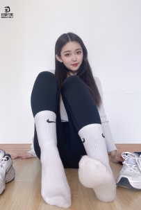 【织梦映像】超级美女白棉袜裸足 77P/1V/2.1GB