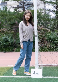 [袜啵啵] 004期：泡芙-vans帆布鞋.白棉袜.裸足 [127P/1V/3.25G]