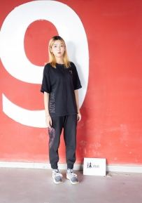 [袜啵啵] 018期：木木-运动鞋.白棉袜.裸足 [136P/1V/3.94GB]