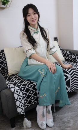 【绮梦摄影】085期：yuuu  [160P+15分钟]