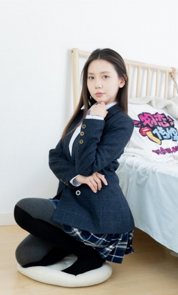 【物恋摄影】2380期：小曦-jk制服、皮鞋、黑灰拼接过膝袜、厚肉丝