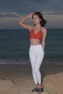 红匣子里的猫【套图+视频】