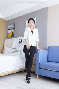 [袜啵啵] 292期：奶油-两双平底鞋、厚黑丝、厚肉丝