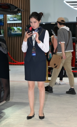 2306-1345=53√马甲职工装，肉丝销售员