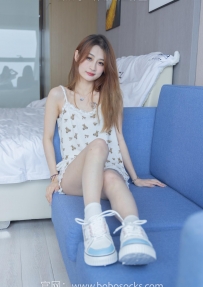 [袜啵啵] 101期：苏苏-板鞋 白棉袜 裸足 [140P/1V/5.46G]