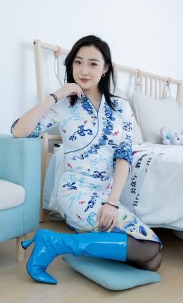 【物恋传媒】2428期：恬恬-长靴、薄黑丝（脚尖加固款）