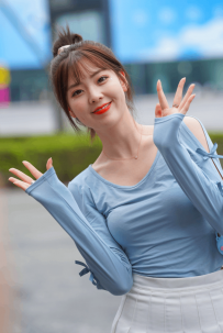 2210-1105=人见人爱-159P+视频/6.20GB.