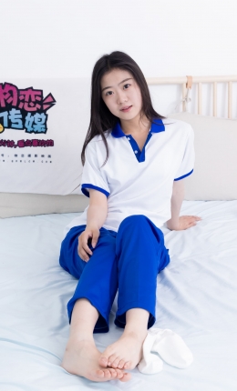 【物恋摄影】2368期：芋头-板鞋、白棉袜、裸足（粉色美甲）