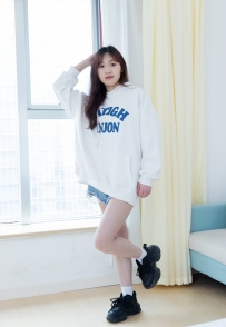 [物恋] 1970期：绵绵-运动鞋、自然穿脏白棉袜、裸足