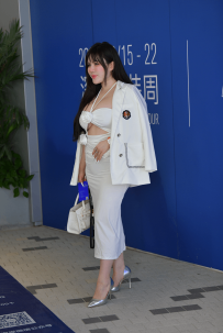 2306-256=深圳时装周---丰腴美女-81P/1.88GB.