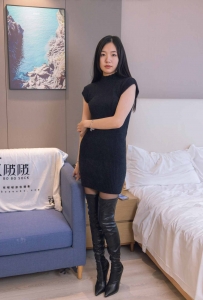 [袜啵啵] 194期：小甜豆-高跟长靴 凉鞋 嘿丝 裸足 穿鞋踩黄油 [140P/1V/6.38GB]