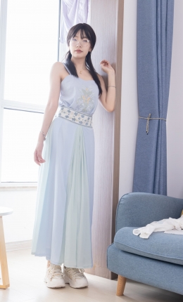 【袜啵啵】643期：小甜豆-汉服、白船袜、薄肉丝、裸足、挠痒剧和抹酸奶踩酸奶剧情