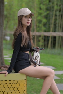 棒球帽女孩【套图+视频】