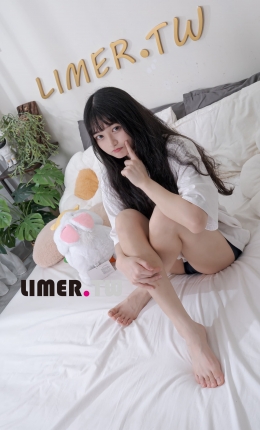 【Limerence】 娜姆 女友感居家風 嫩足❗️本人超可愛😻 154p+ 4K16min影片