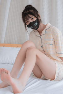 【limerence】素人夢夢-妹妹在休假日的裸足居家服(內含粉嫩美足)-153p+4min影片