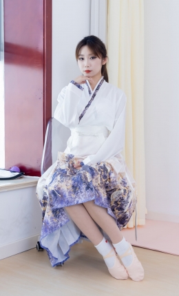 【物恋传媒】2410期：泡泡-汉服、平底鞋、白棉袜、白船袜、薄肉丝