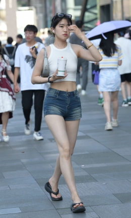 2306-858=116√看完花了我一卷纸巾～完美身材