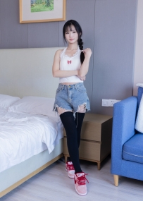 【袜啵啵】390期：甜甜圈-板鞋、厚黑丝大腿袜、厚白丝大腿袜