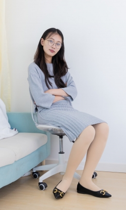 物恋传媒2360期：小优-平底鞋、厚肉丝  【图片+视频】