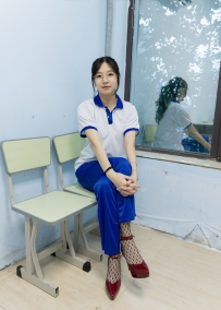 [袜啵啵] 375期：小甜豆-高跟鞋、黑色蕾丝网袜、校服裤里丝