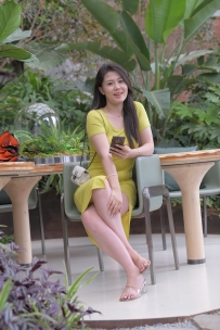 黄色长裙美女【套图+视频】