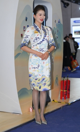 2306-2760=79√性感红唇，海航空姐
