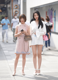 2210-328=闺蜜-102P+视频/1.18GB