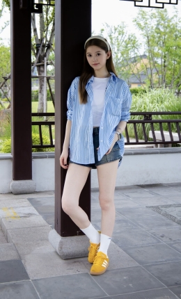 【足愉心摄影】第154期：心凌（搭配：黄色德训鞋、白色棉袜、裸足）
