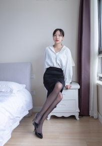 [袜啵啵] 017期：小甜豆-OL制服.高跟鞋.嘿丝 [131P/1V/3.73G]