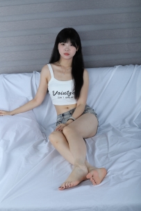 [Pary模拍] 婷婷的白脚丫子加食物（135P）