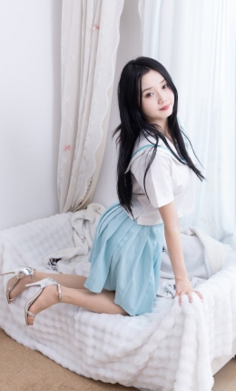 【物恋传媒】2729期：橙子-两双高跟凉鞋、薄肉丝（脚尖透明款）、jk制服