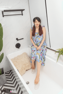 【Limerence】Apple-透明夾腳拖鞋-165P+视频13分钟（4K）/3.54GB