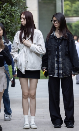 2306-1630=112√时装周搭讪180身高的秀场超模