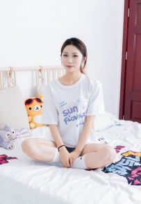 【物恋】2080期：泡泡-板鞋、白棉袜、裸足（红色美甲）