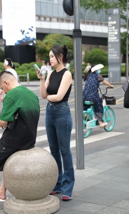 2306-624=129√美背紧牛美少妇