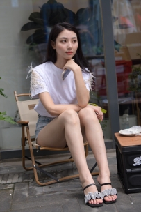 蓝色牛仔热裤美女【套图+视频】