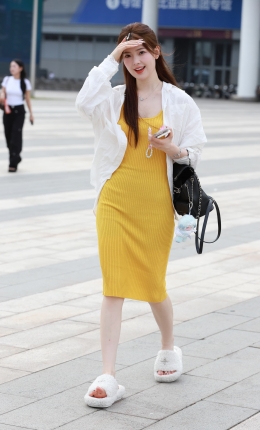 2306-2179=185√网红春晓皮肤真好