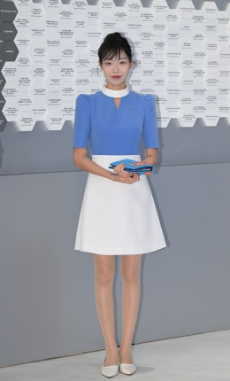 2306-1272=46√脚痛，踩鞋跟√喜欢哪个呢