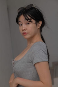 喜欢看星座的女孩【套图+视频】